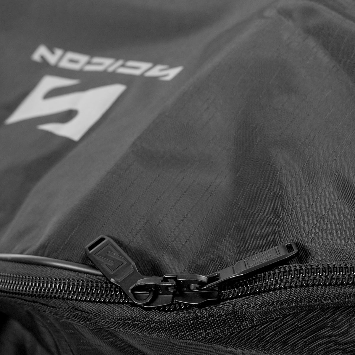 DOUBLE WHEEL BAG padded detail